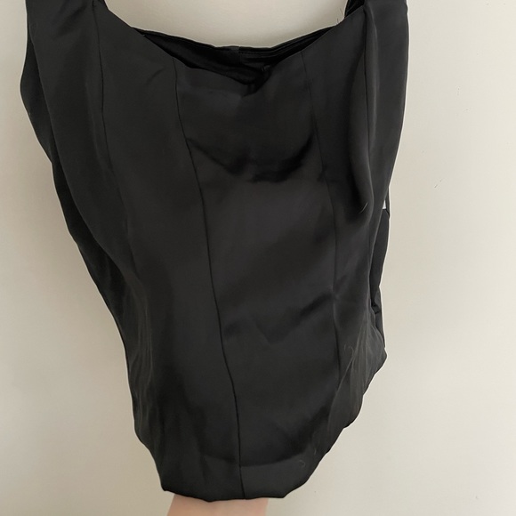 Dynamite Satin Top - Picture 2 of 5